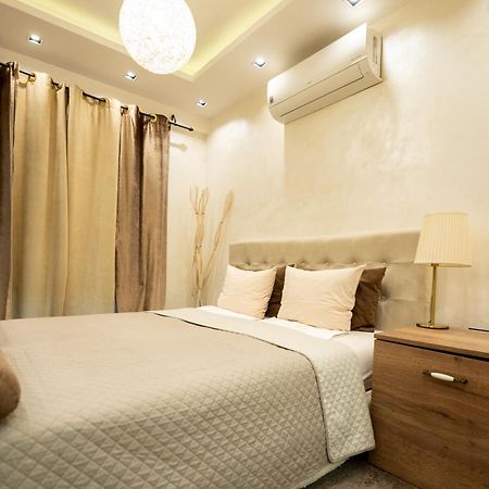 Central Business Apartments Jacuzzi Belgrado Exterior foto