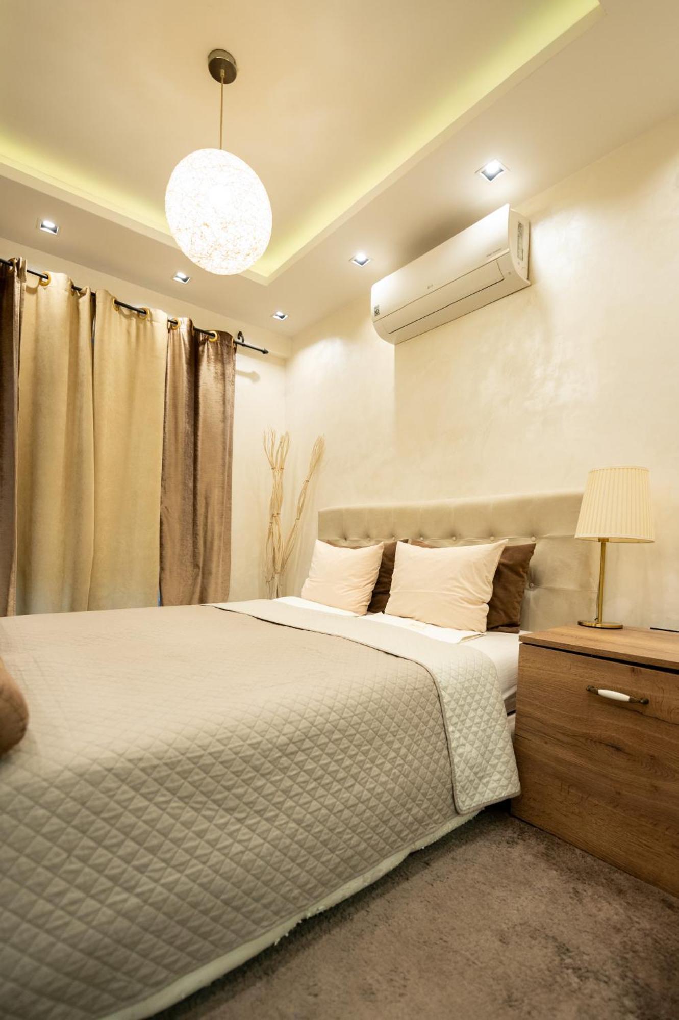 Central Business Apartments Jacuzzi Belgrado Exterior foto