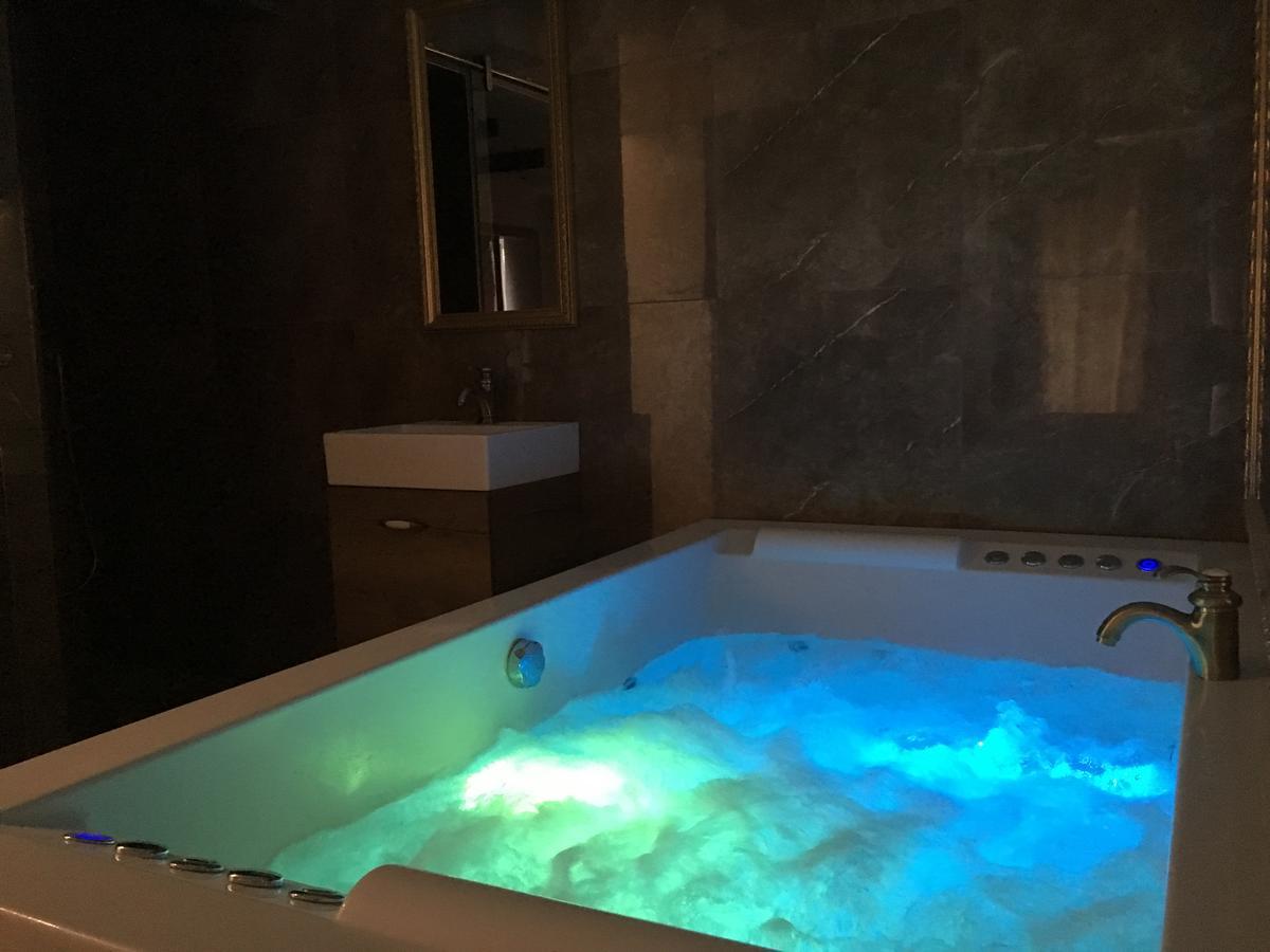 Central Business Apartments Jacuzzi Belgrado Exterior foto